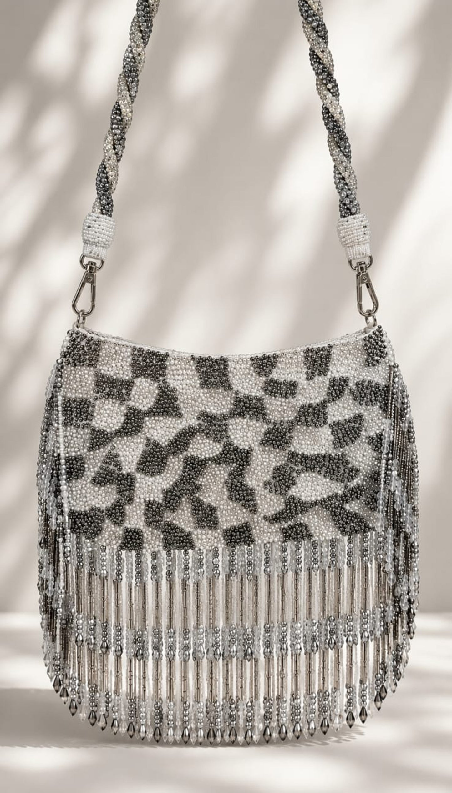 Mono Chic